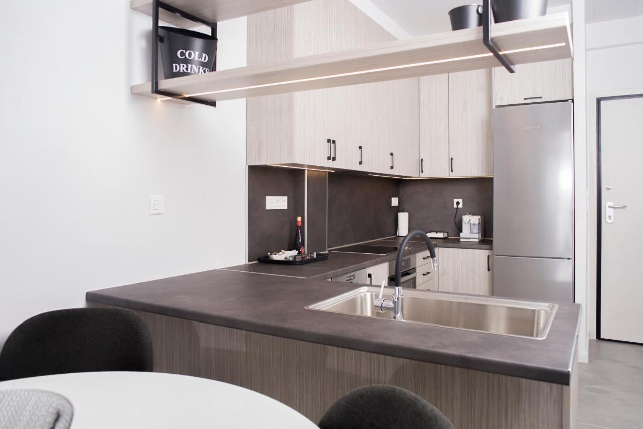 Urban Chic Luxury At The City Center Kalamata Ngoại thất bức ảnh
