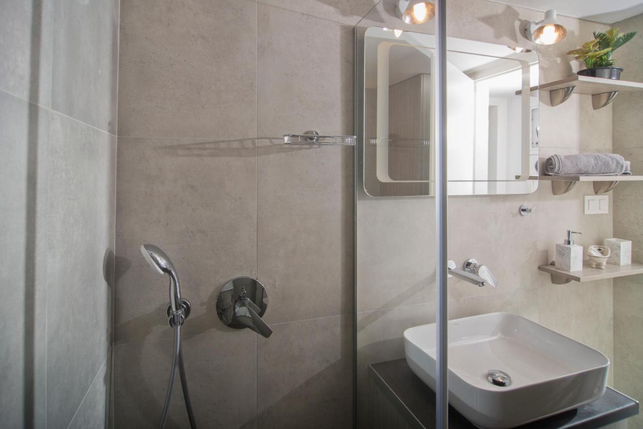 Urban Chic Luxury At The City Center Kalamata Ngoại thất bức ảnh
